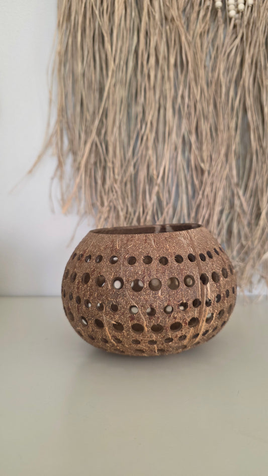 Waxinelichthouder van kokosnoot in de kleur bruin