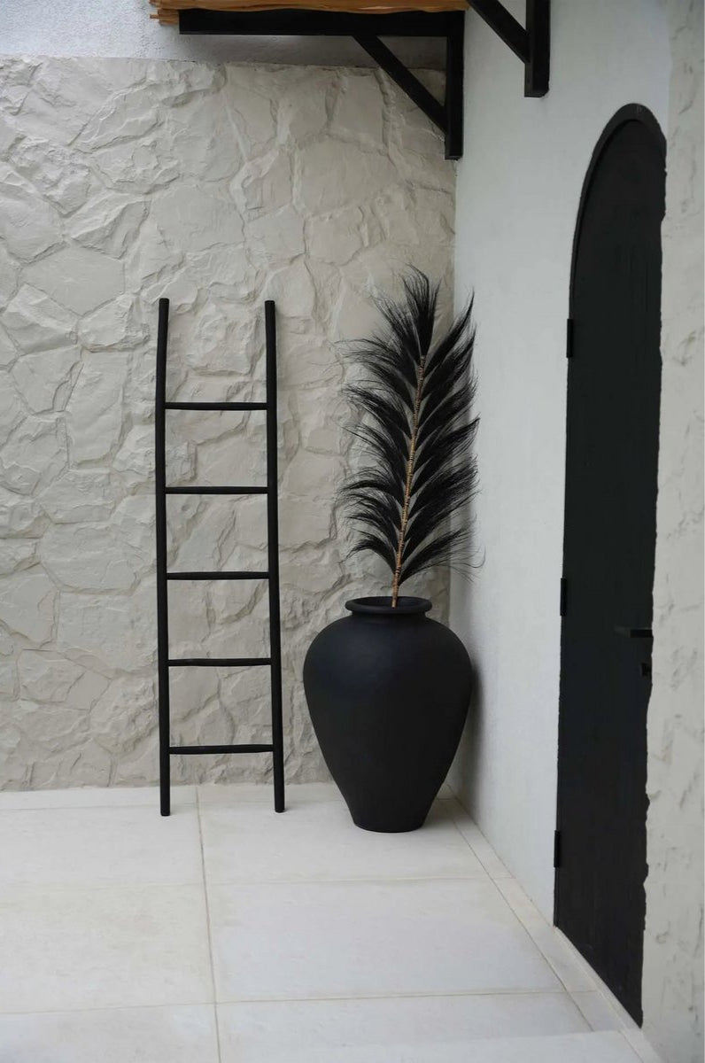 decoratieve zwarte tak in vaas